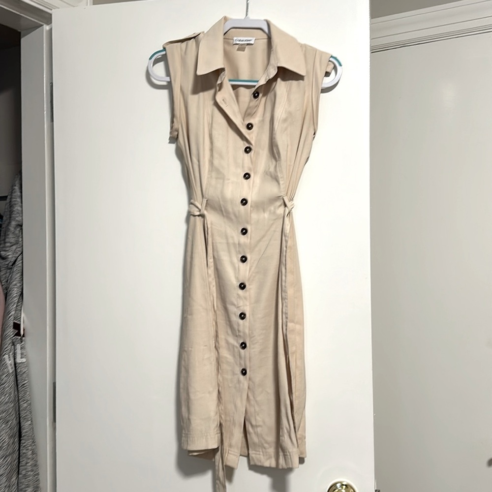 EUC beautiful button down collard dress
